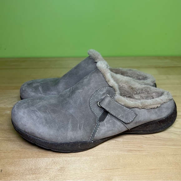 Clarks Shoes - Clark’s Collection Roseville Clogs in Dark Taupe Leather size 9